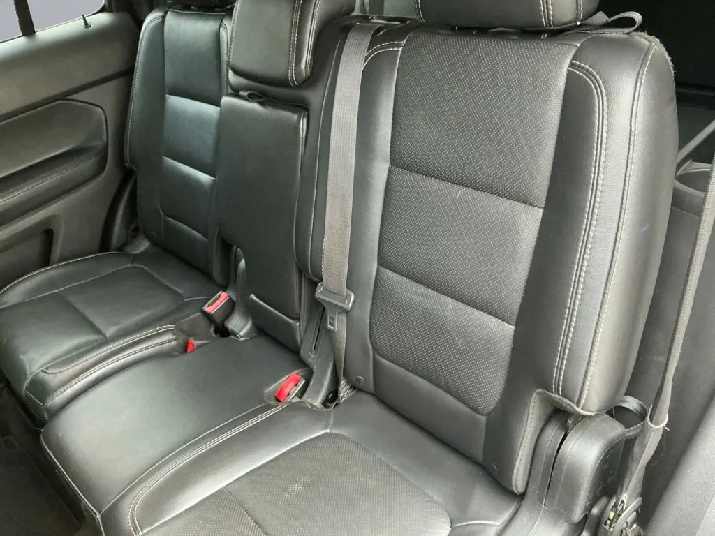 Ford Explorer photo 15