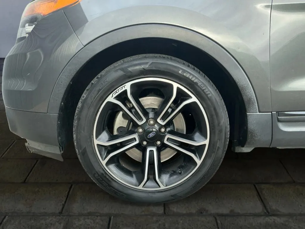 Ford Explorer photo 25