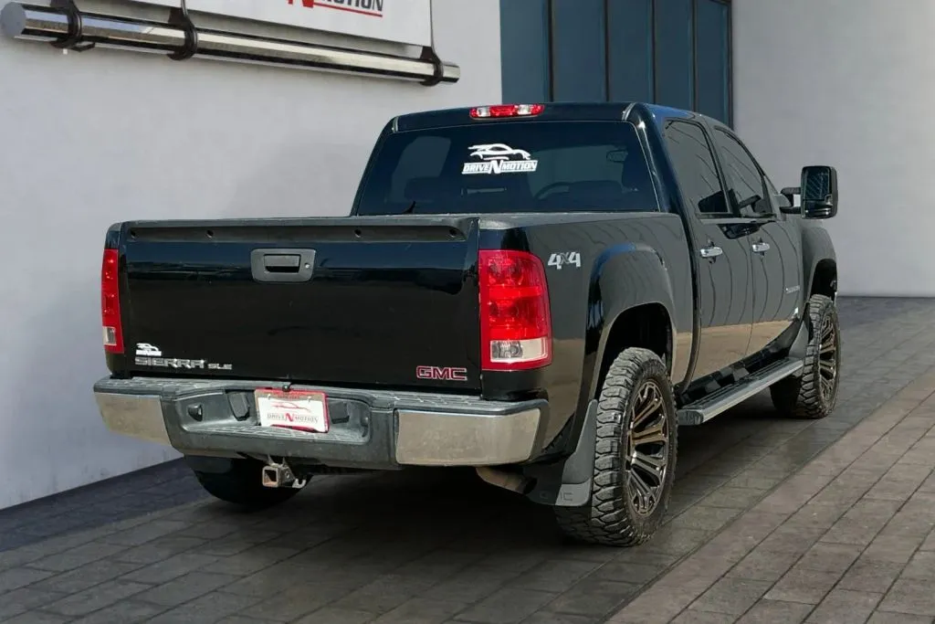 More photos of 2013 GMC Sierra 1500 Crew Cab SLE Pickup 4D 5 3/4 ft at Drive N-Motion Greeley, CO