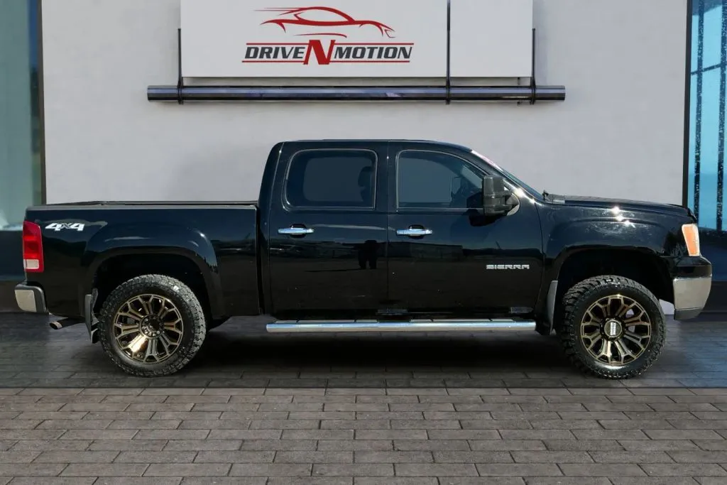 Another view of 2013 GMC Sierra 1500 Crew Cab SLE Pickup 4D 5 3/4 ft for sale in Greeley, CO at Drive N-Motion Greeley