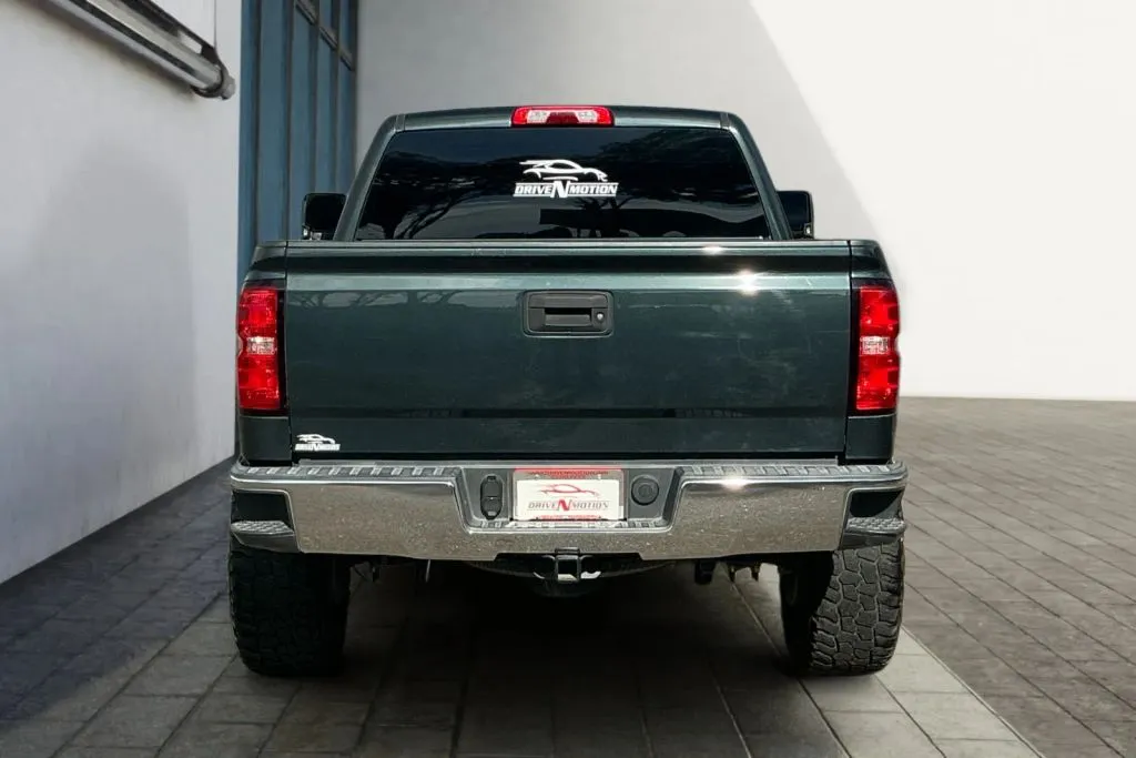 More photos of 2018 Chevrolet Silverado 1500 Crew Cab LT Pickup 4D 5 3/4 ft at Drive N-Motion Greeley, CO