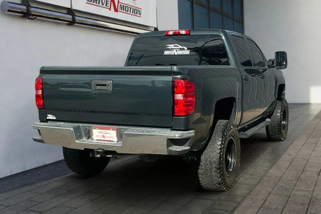 More photos of 2018 Chevrolet Silverado 1500 Crew Cab LT Pickup 4D 5 3/4 ft at Drive N-Motion Greeley, CO