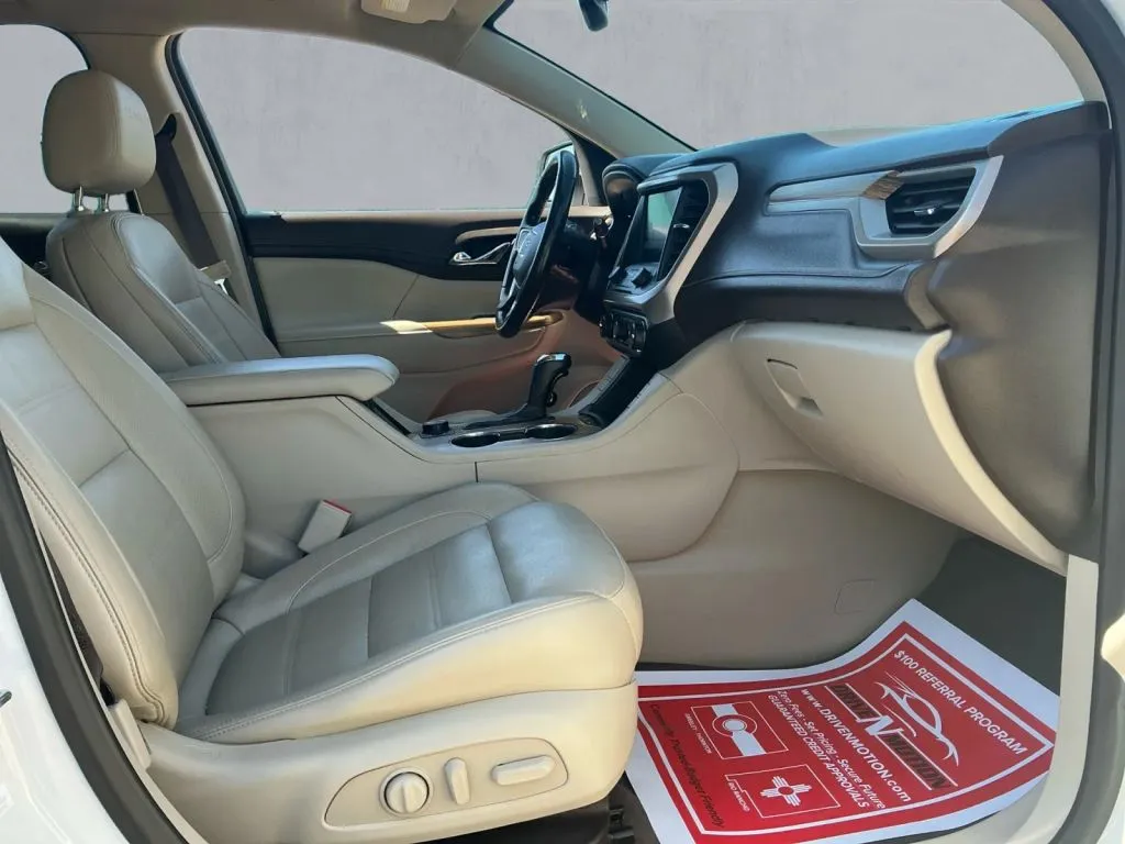 GMC Acadia photo 22