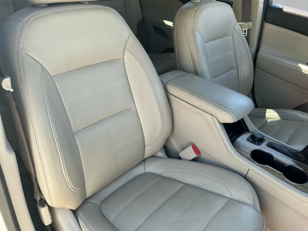 GMC Acadia photo 23
