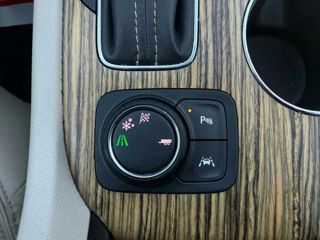 GMC Acadia photo 35