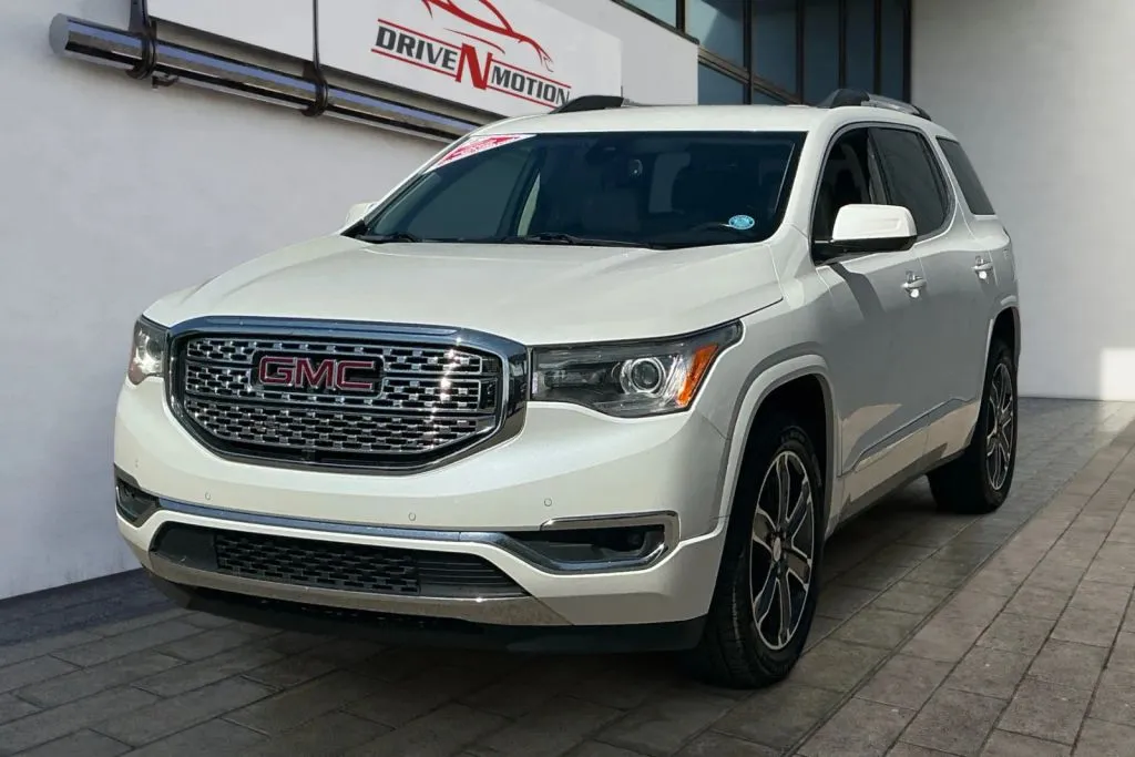 GMC Acadia photo 7