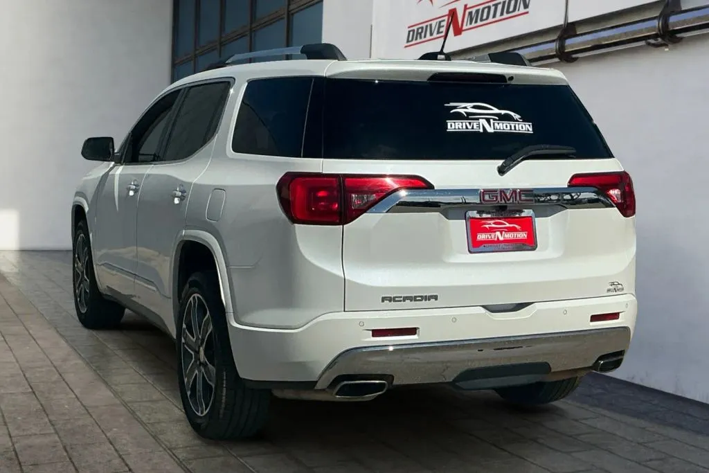 GMC Acadia photo 6