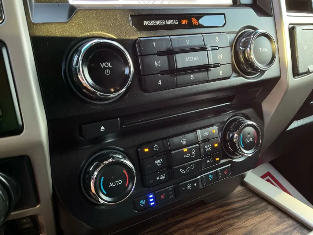 Ford F-150 photo 32