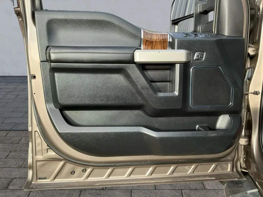 Ford F-150 photo 10