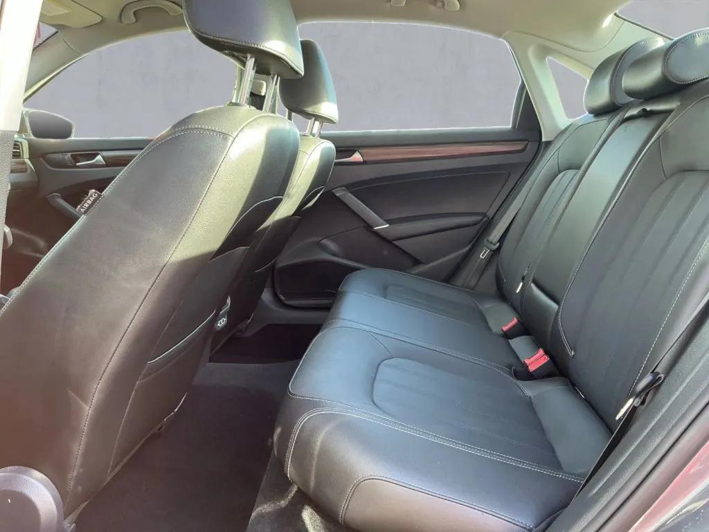 Volkswagen Passat photo 14