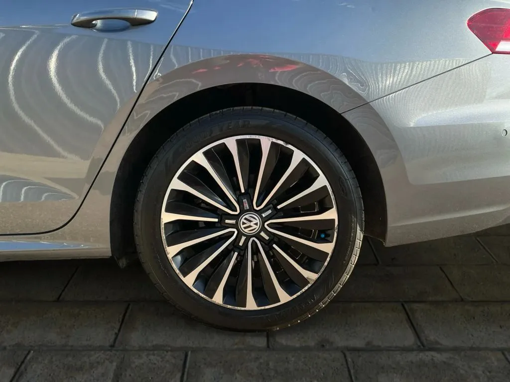 Volkswagen Passat photo 17