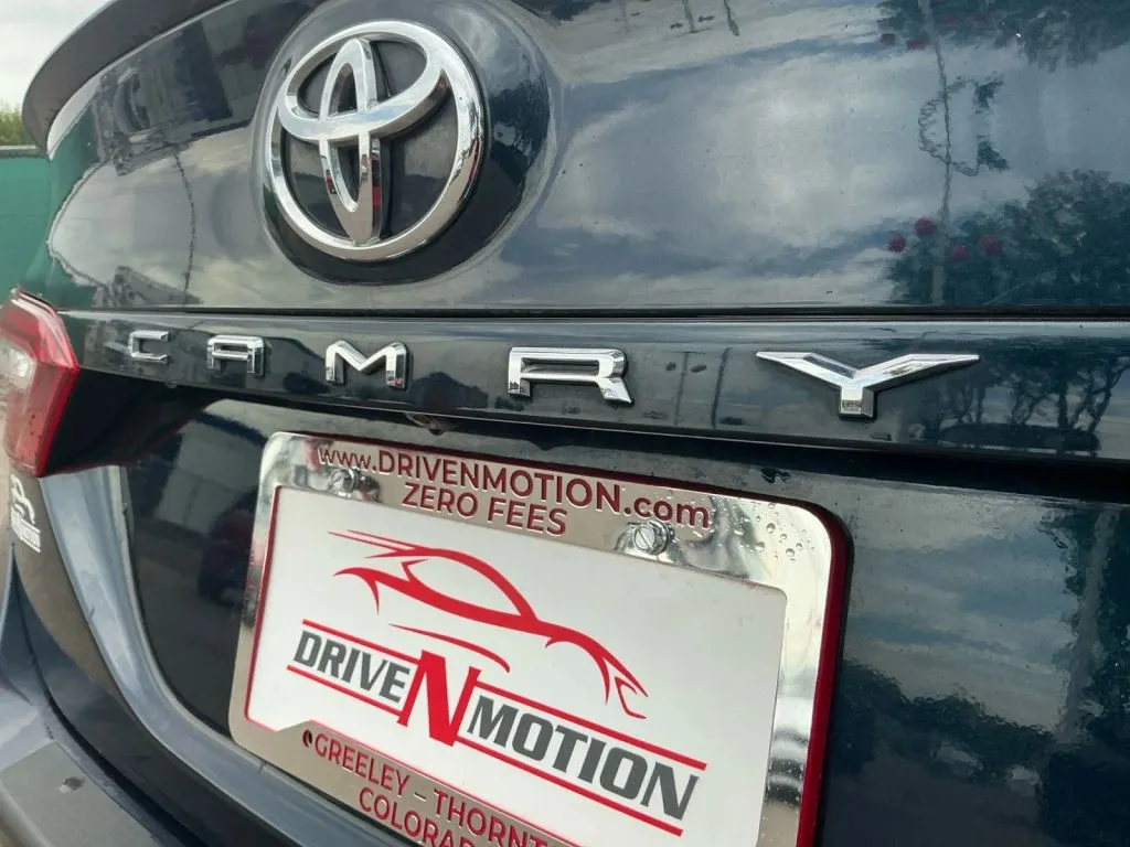 Toyota Camry photo 18