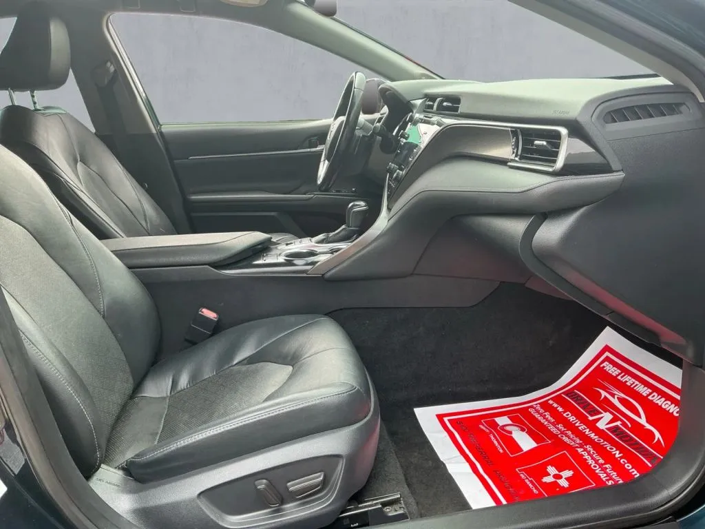 Toyota Camry photo 21