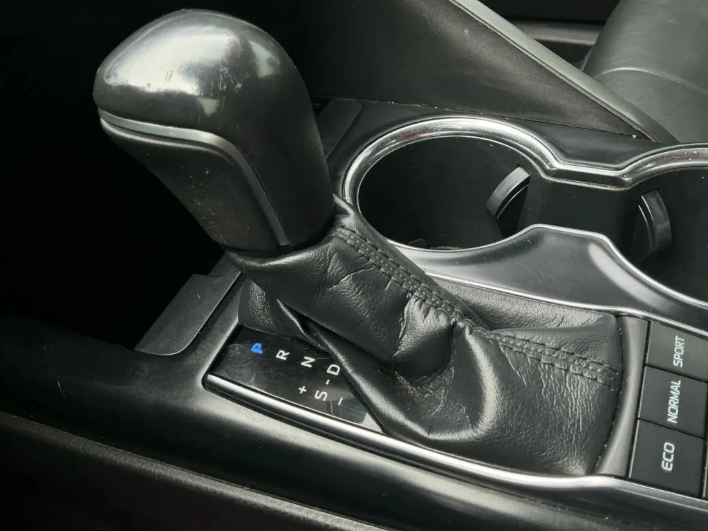 Toyota Camry photo 33