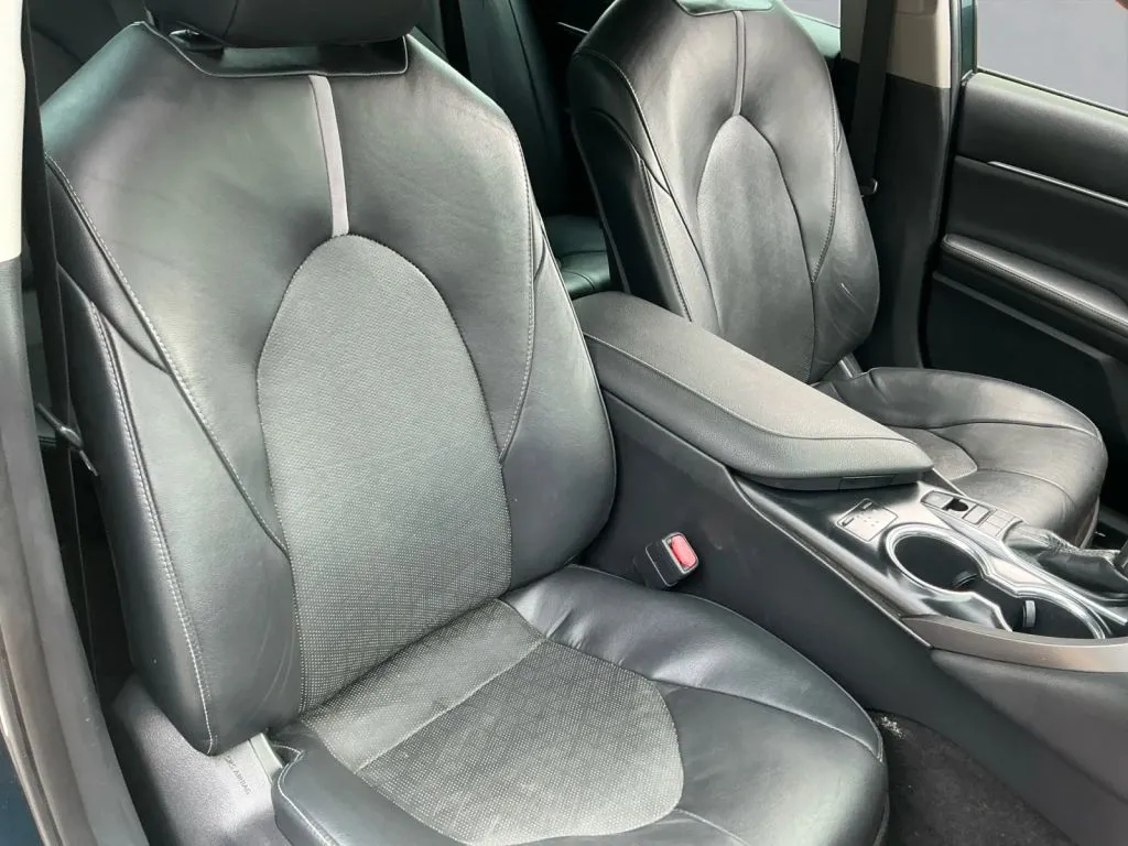 Toyota Camry photo 22