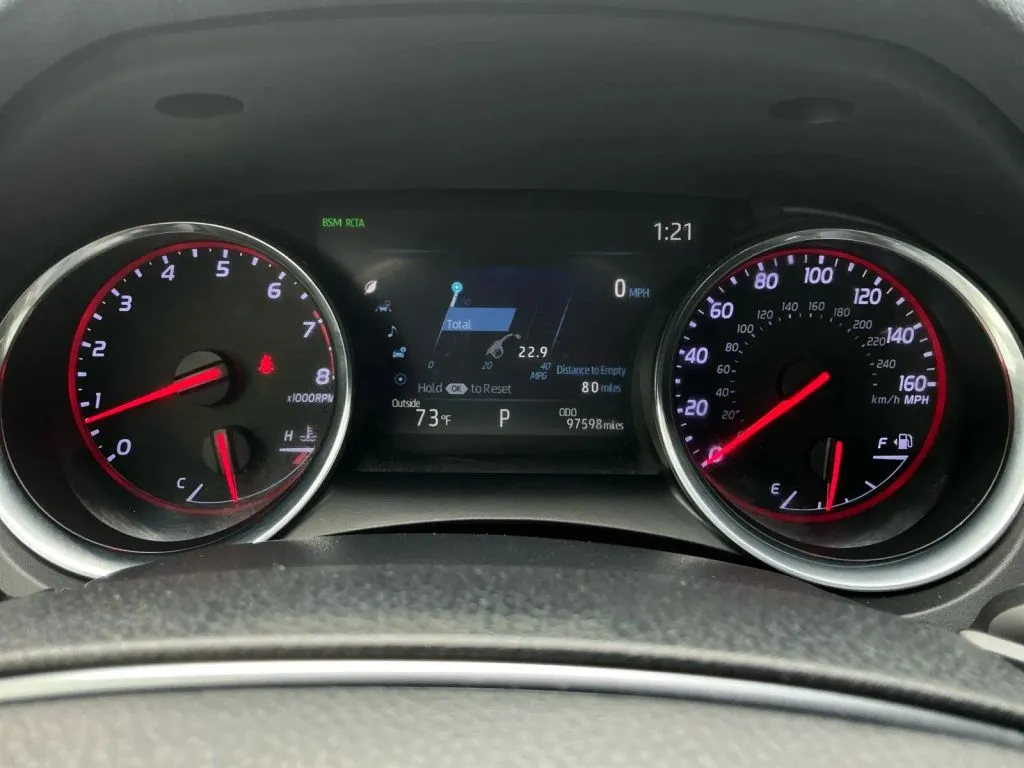 Toyota Camry photo 25