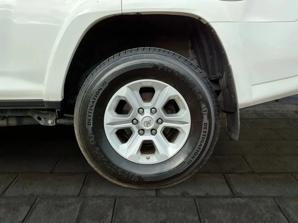Toyota 4Runner photo 18