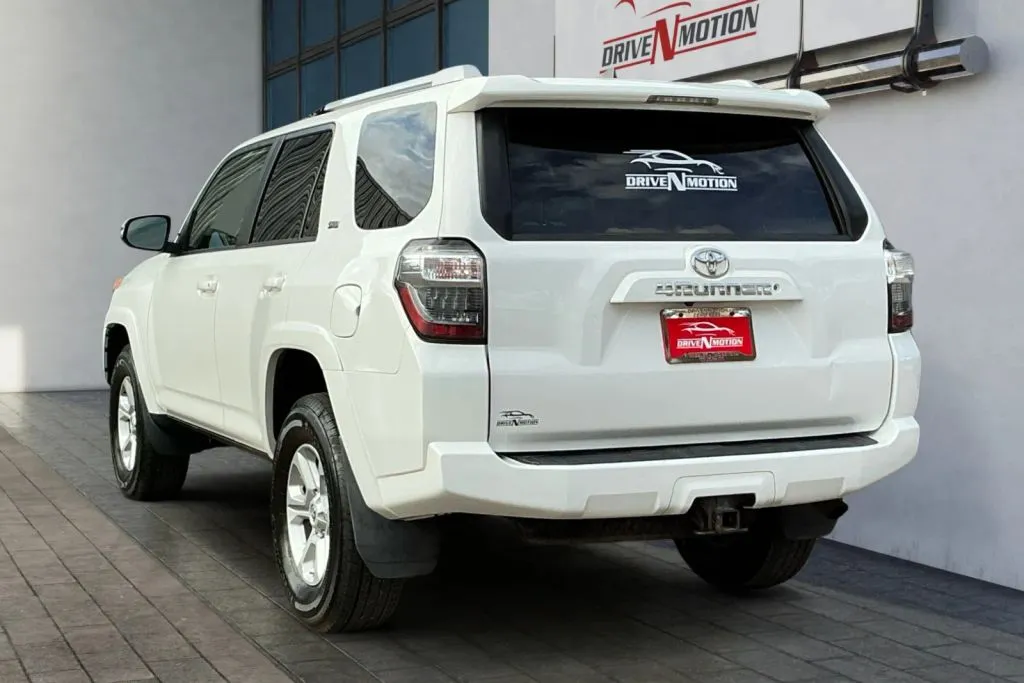 Toyota 4Runner photo 6