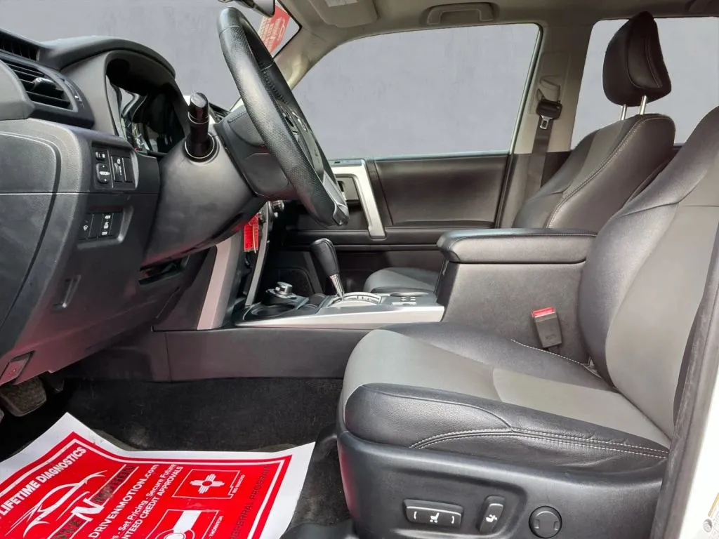 Toyota 4Runner photo 12