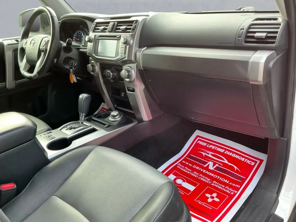 Toyota 4Runner photo 21