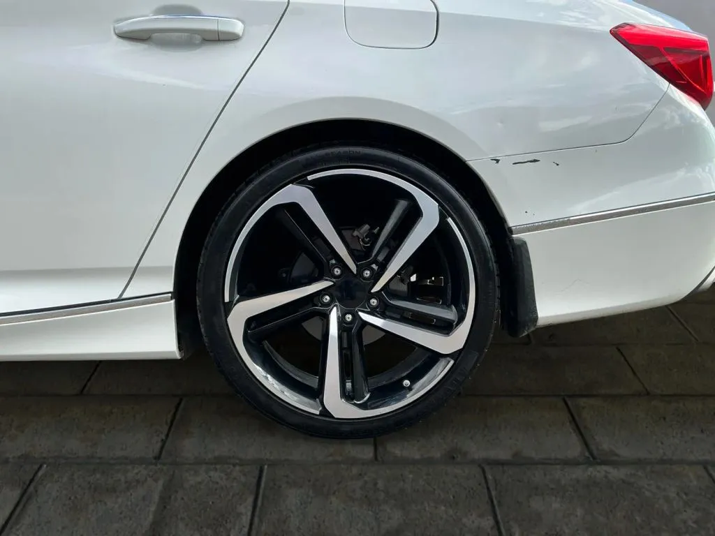 Honda Accord photo 17