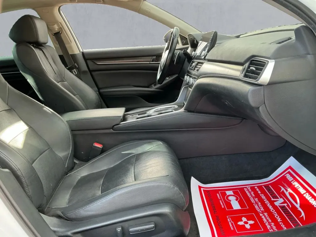 Honda Accord photo 21