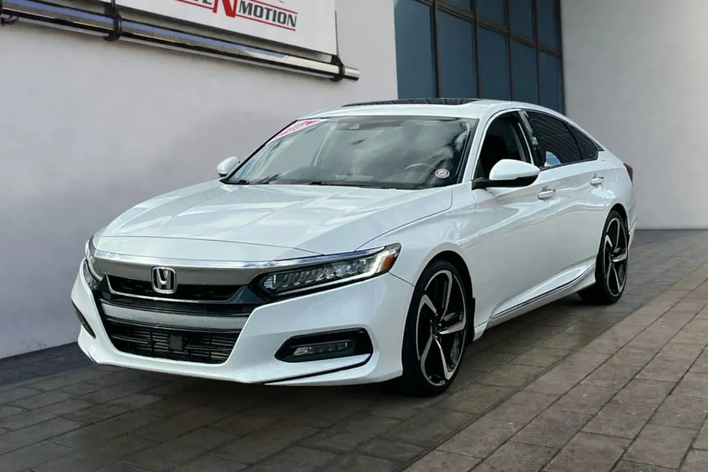 Honda Accord photo 7