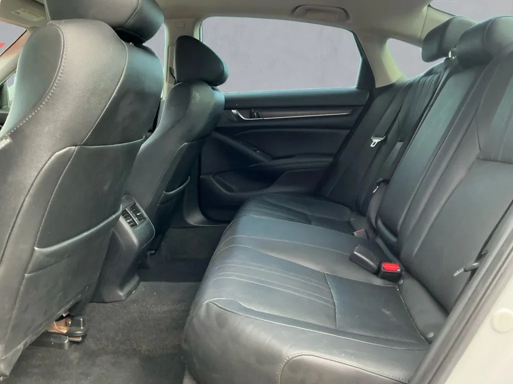 Honda Accord photo 14