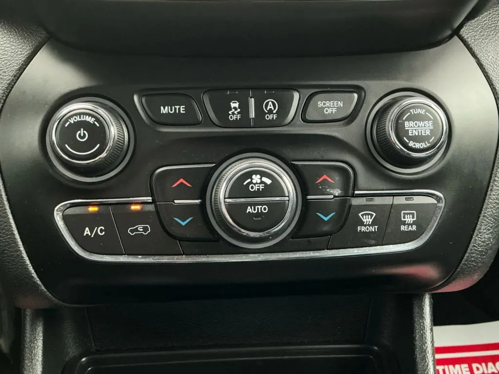 Jeep Cherokee photo 33