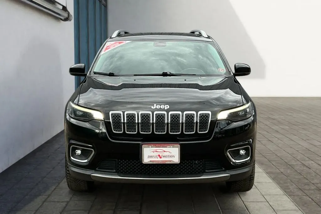 Jeep Cherokee photo 8