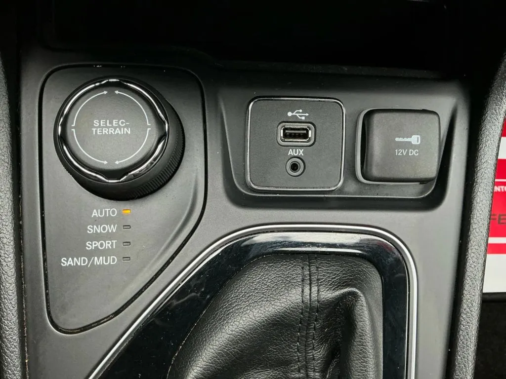 Jeep Cherokee photo 35