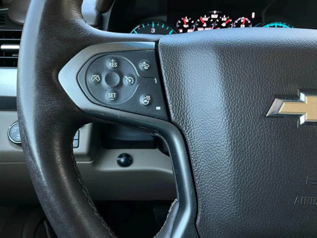Chevrolet Suburban photo 28