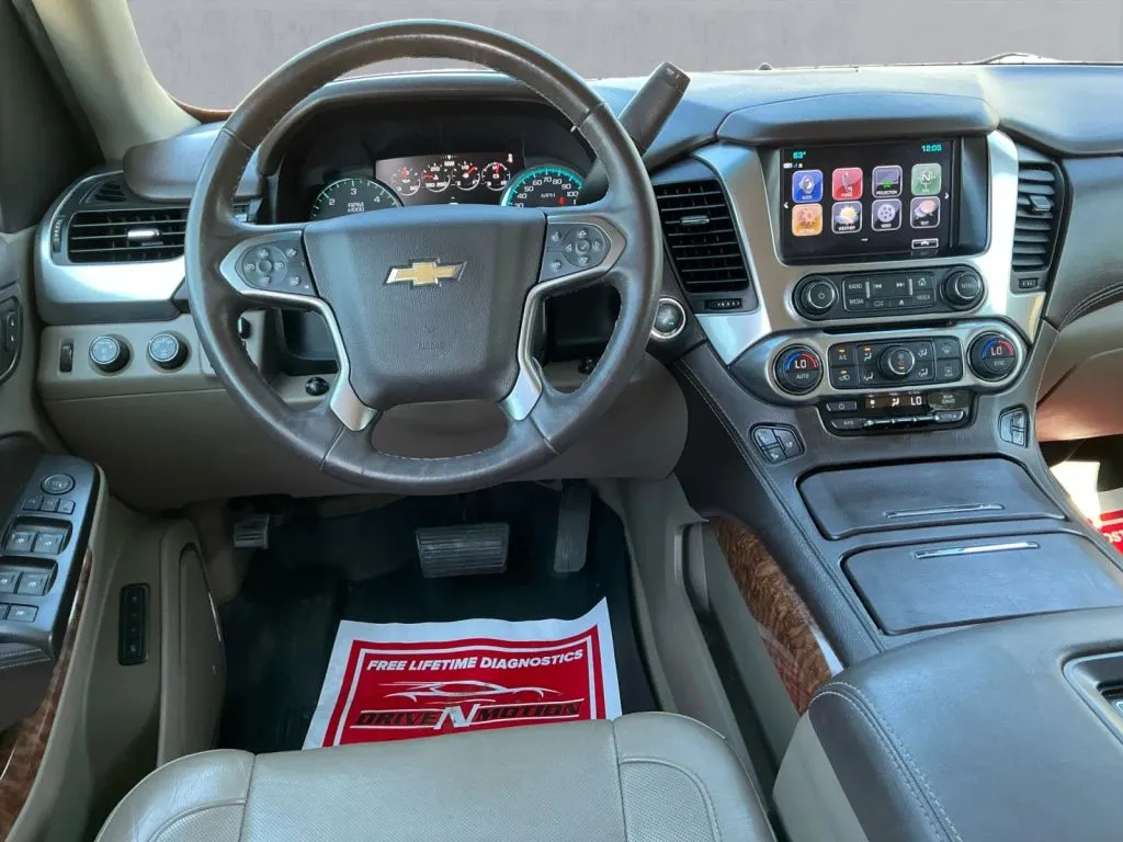 Chevrolet Suburban photo 16
