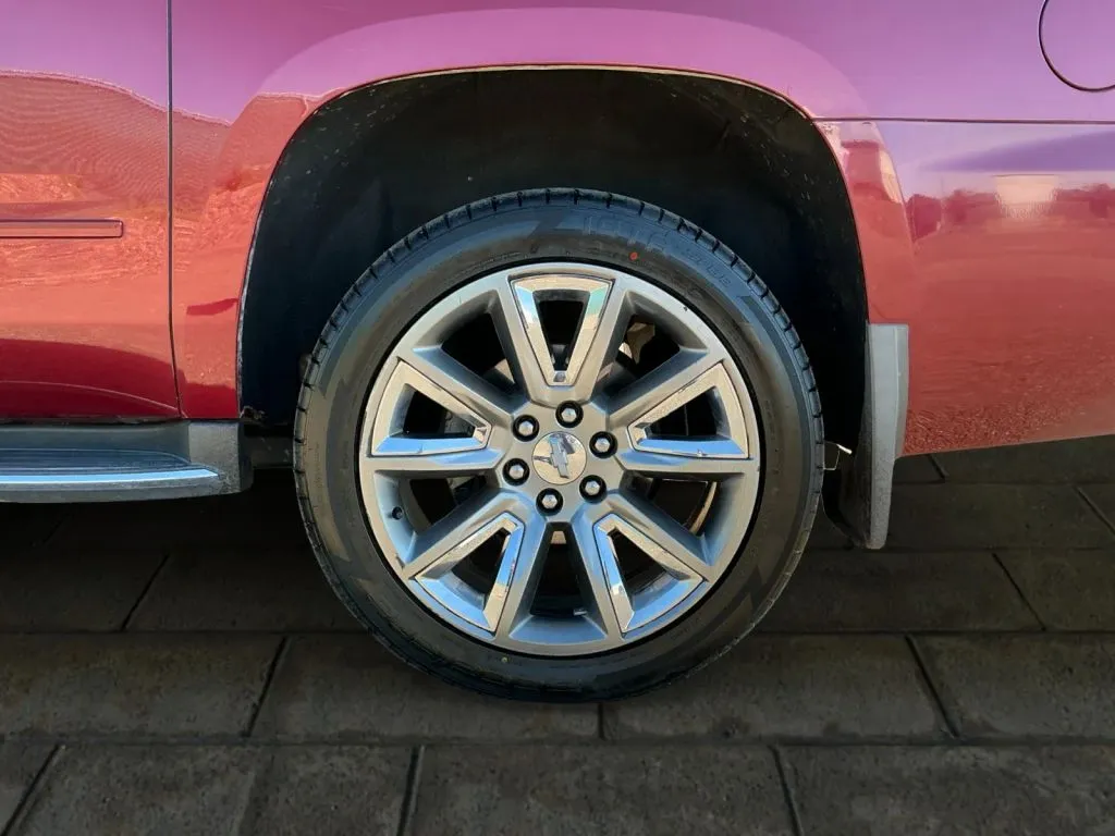 Chevrolet Suburban photo 18