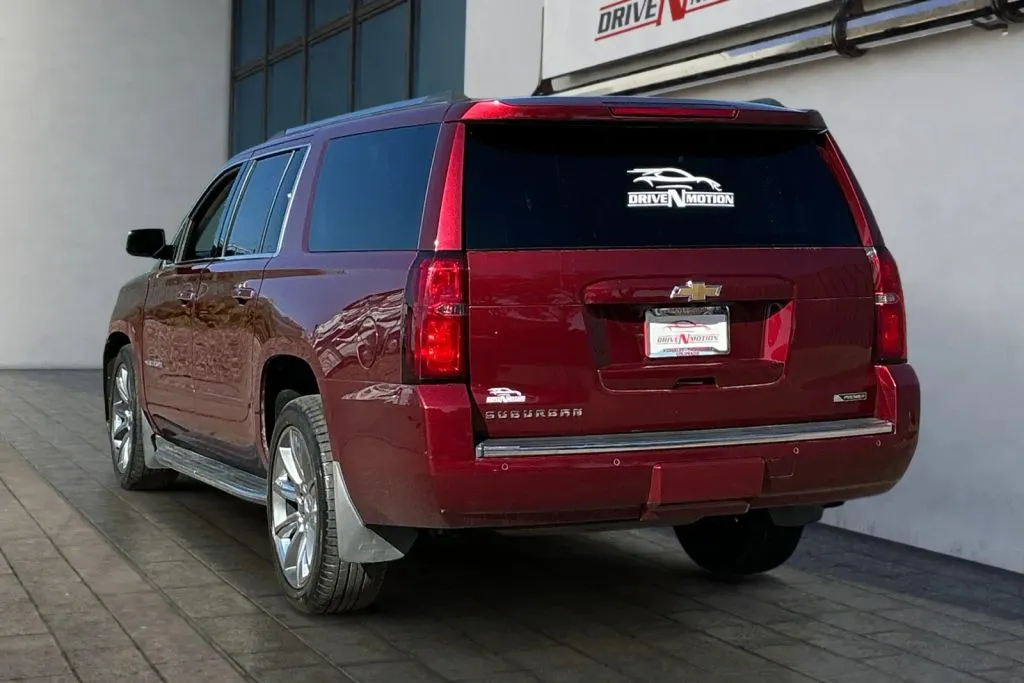 Chevrolet Suburban photo 6