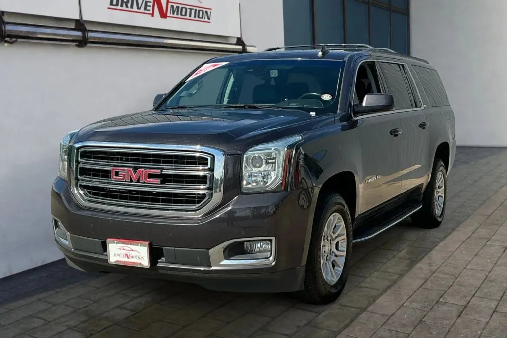GMC Yukon XL photo 7