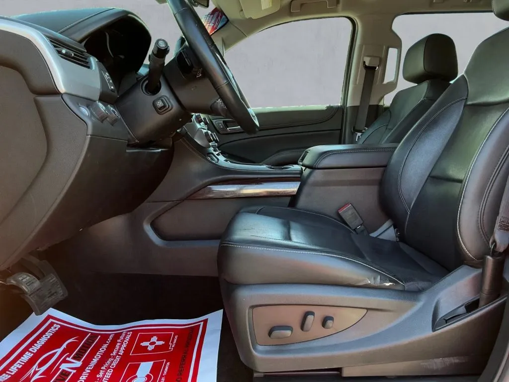 GMC Yukon XL photo 12
