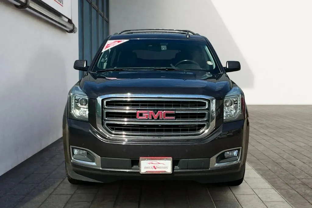 GMC Yukon XL photo 8