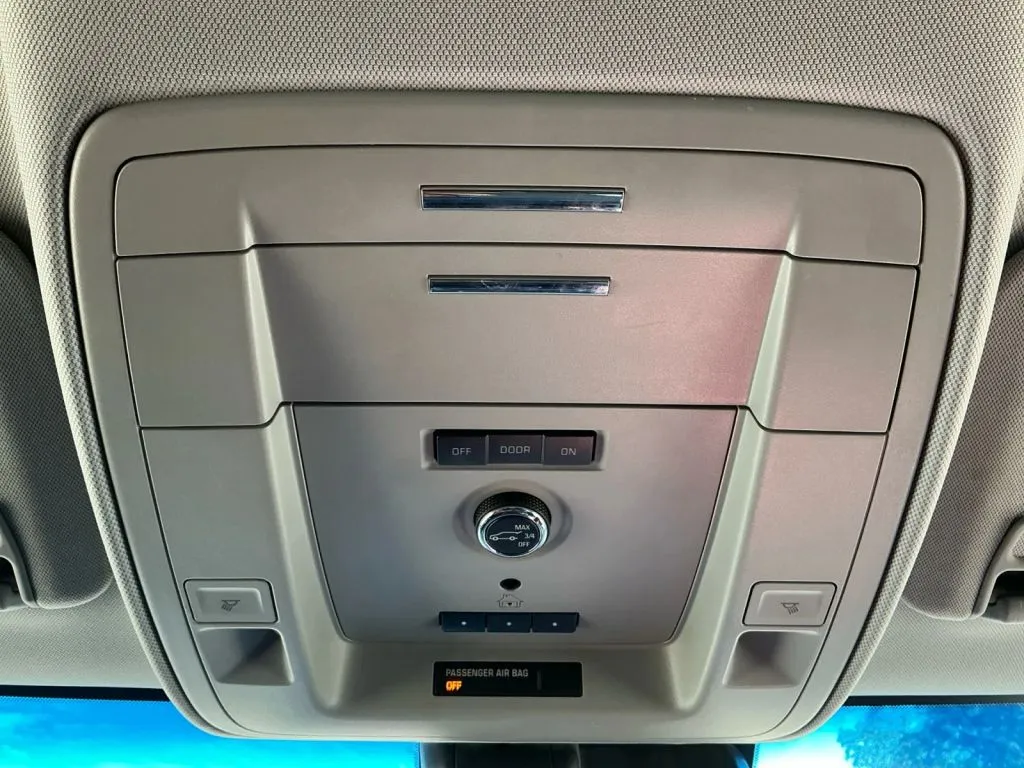 GMC Yukon XL photo 36
