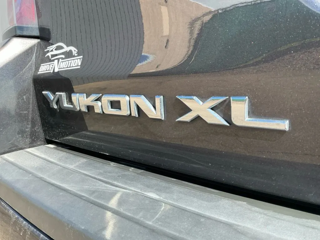 GMC Yukon XL photo 19