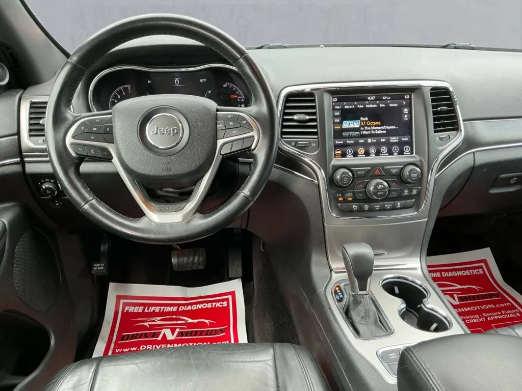 Jeep Grand Cherokee photo 16
