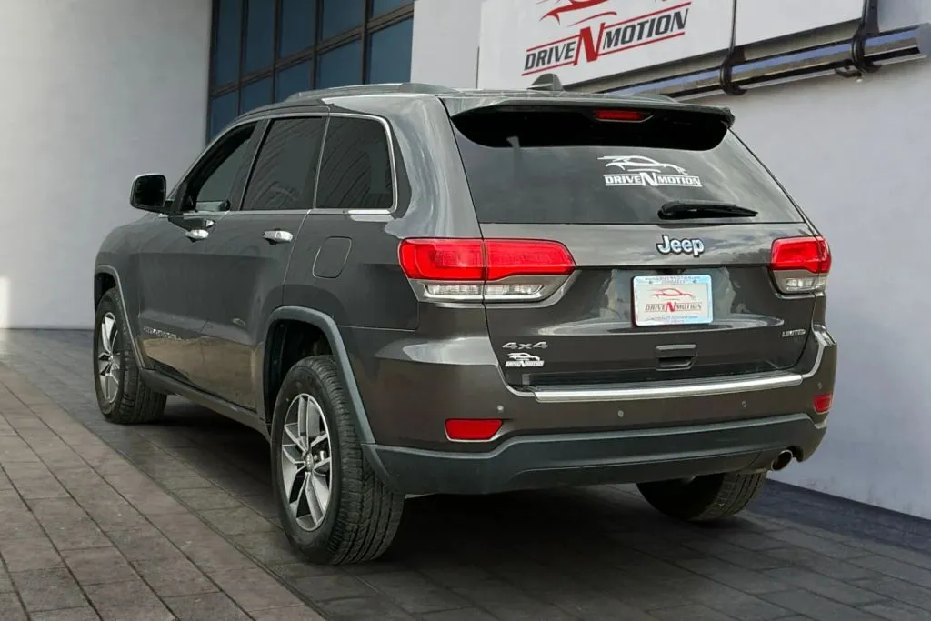 Jeep Grand Cherokee photo 6