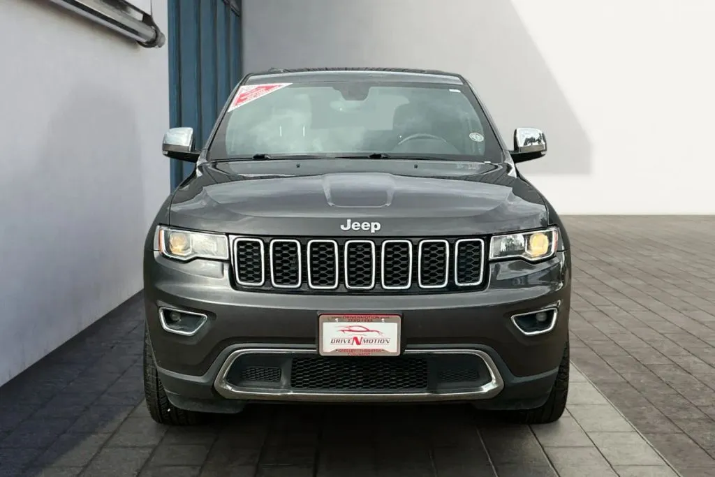 Jeep Grand Cherokee photo 8