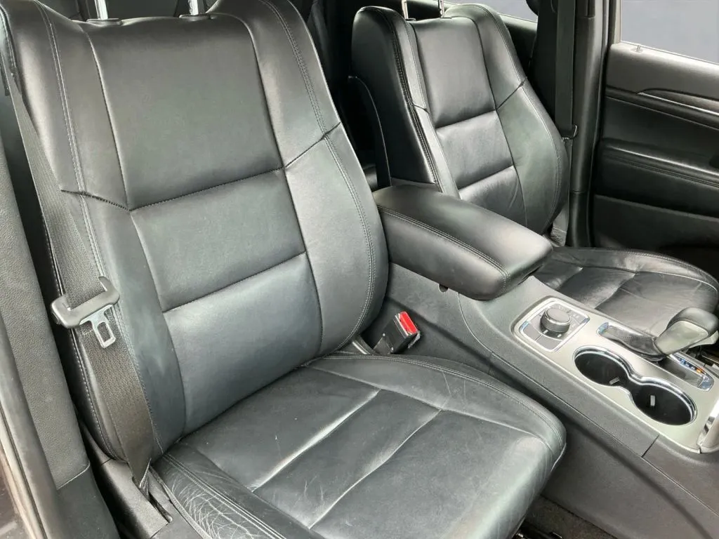 Jeep Grand Cherokee photo 22