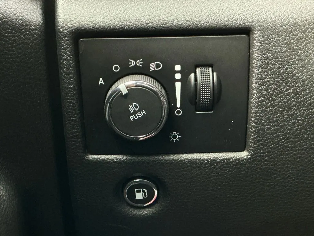 Jeep Grand Cherokee photo 36