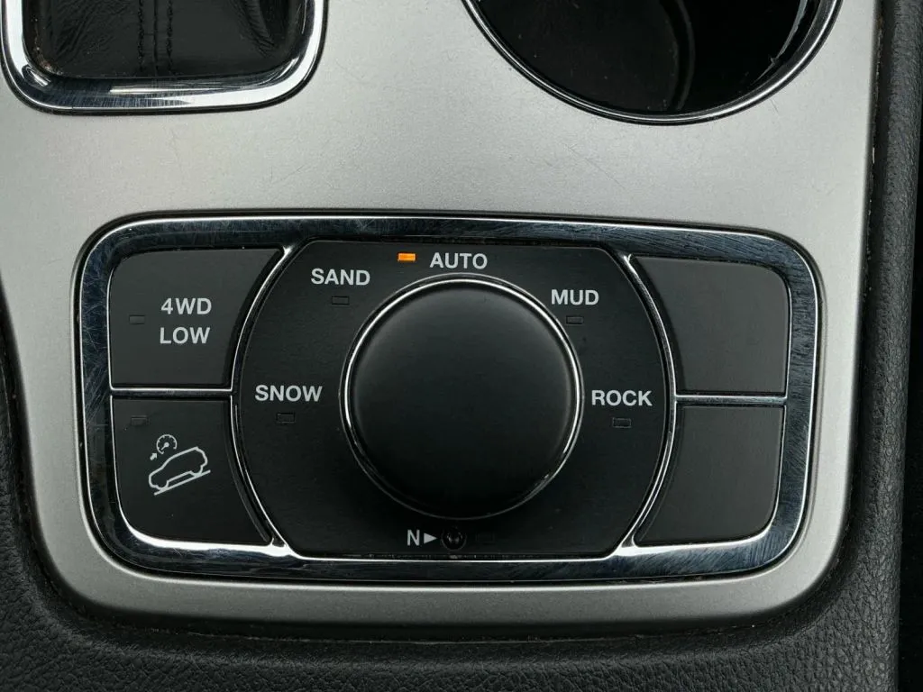 Jeep Grand Cherokee photo 35