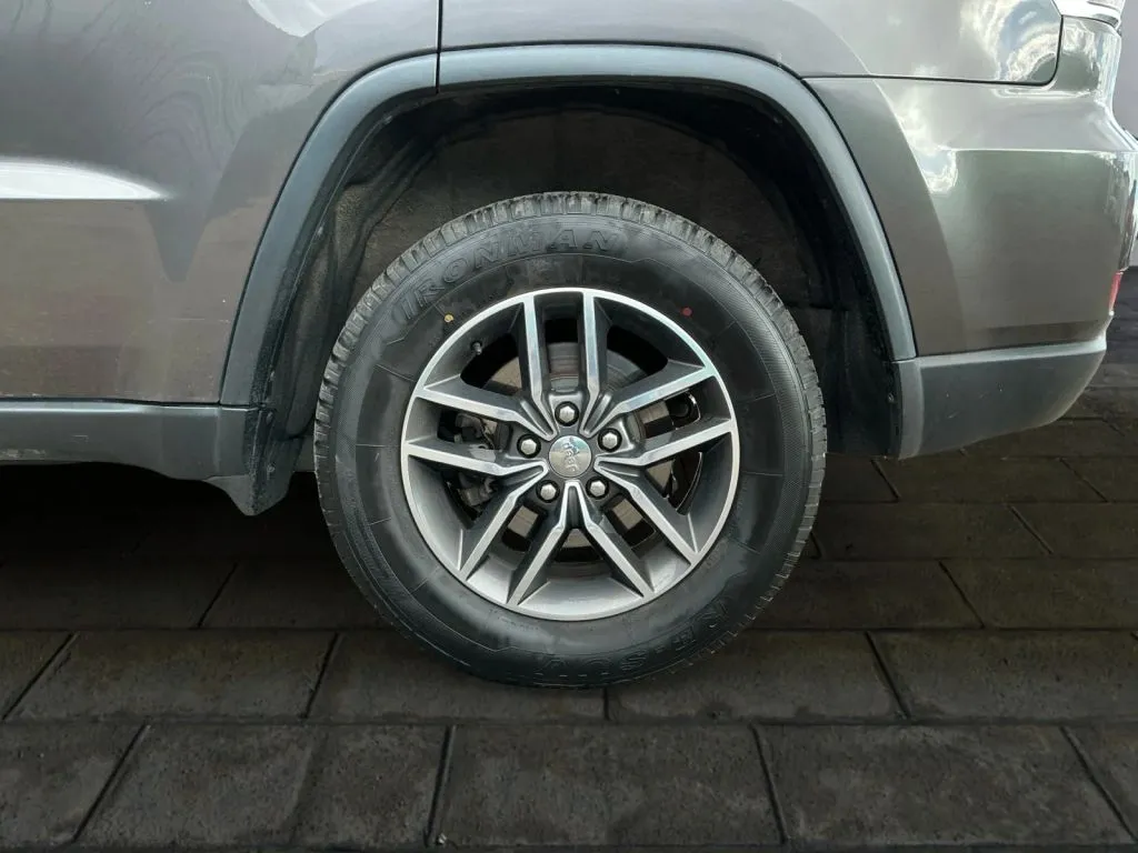 Jeep Grand Cherokee photo 17