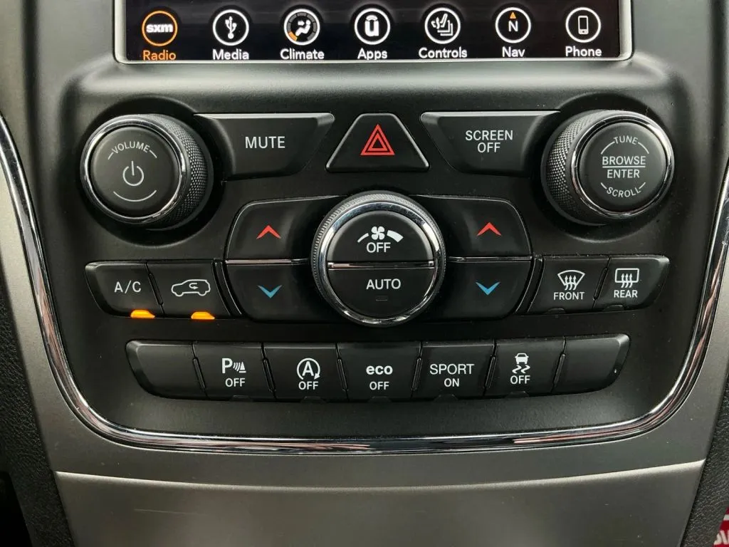 Jeep Grand Cherokee photo 33
