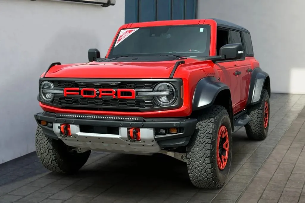 Ford Bronco photo 7