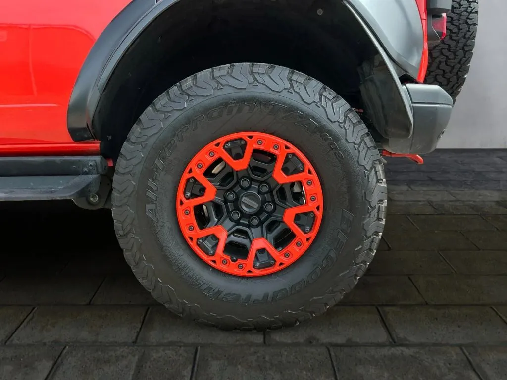 Ford Bronco photo 17